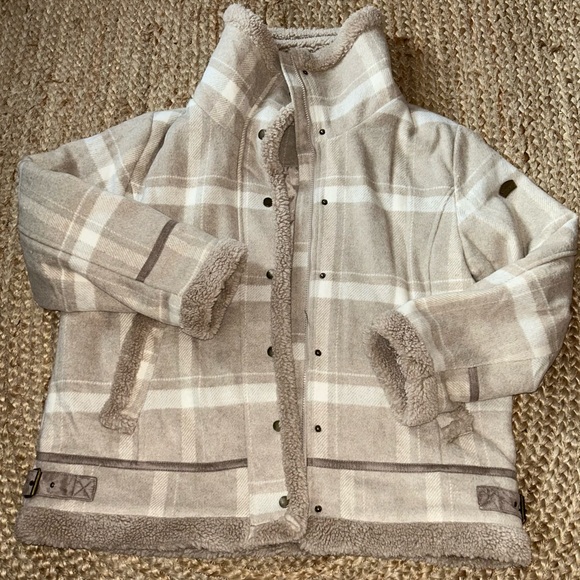 Koolaburra Cream Sherpa Jacket - Picture 1 of 3